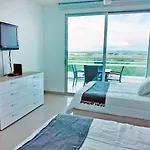 Morros Pelican Sunrise - Livin Colombia